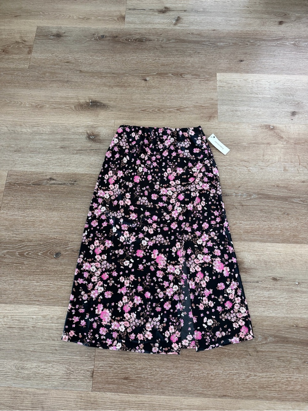 Francesca's Collections Black Midi Skirt with Pink Floral Print